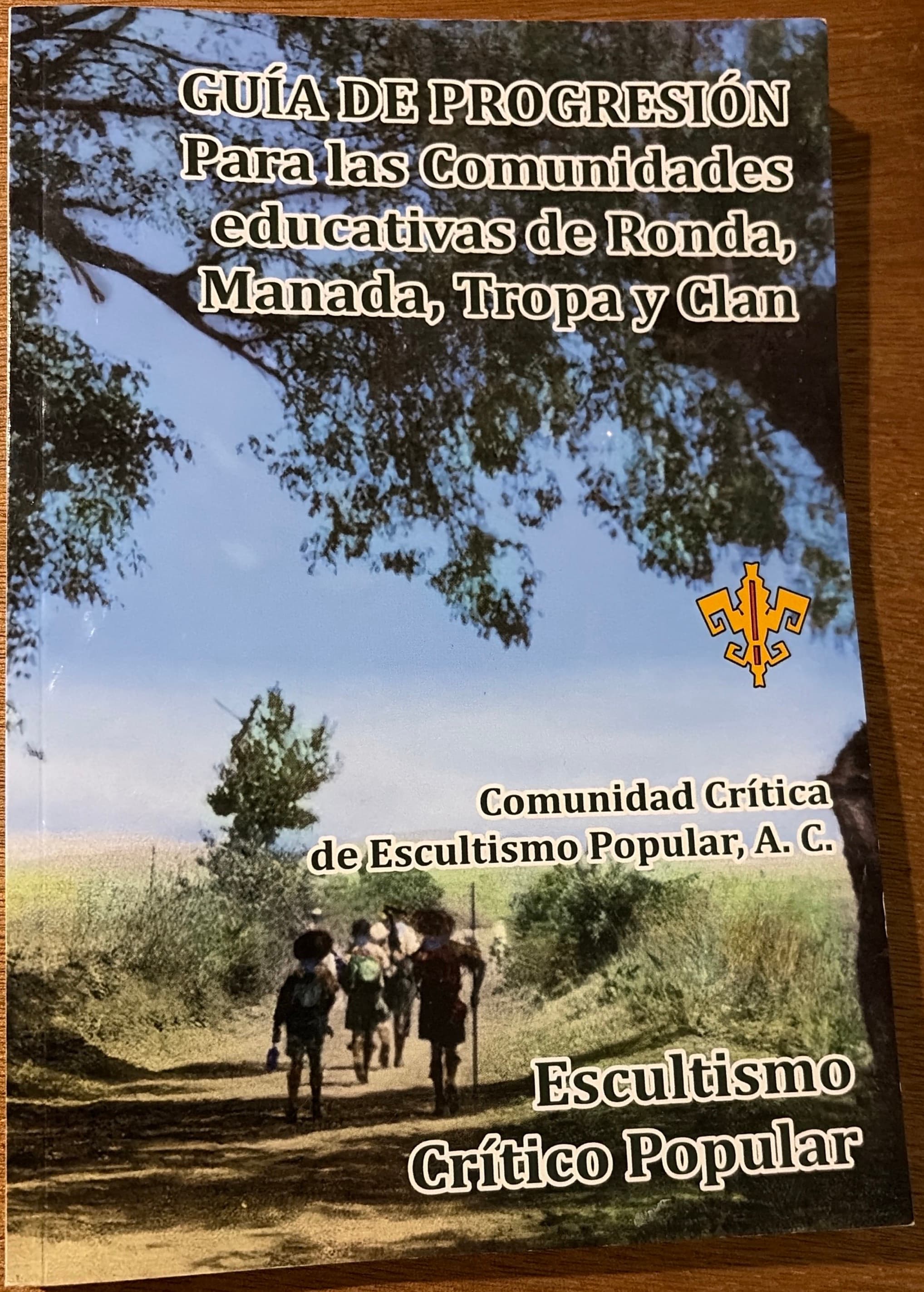 Portada de la Guía de progresión para las comunidades educativas de Ronda, Manada, Tropa y Clan